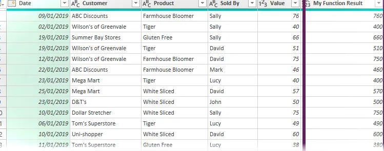 Resultado de función personalizada en una columna personalizada